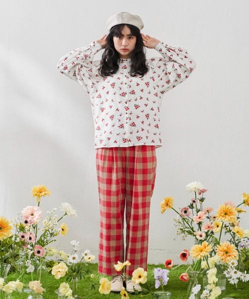 MERLOT（メルロー）の「フラワーパフスリブラウス（シャツ/ブラウス・レディース・ブルー/ピンク/ホワイト・FREE）」の21枚目の写真