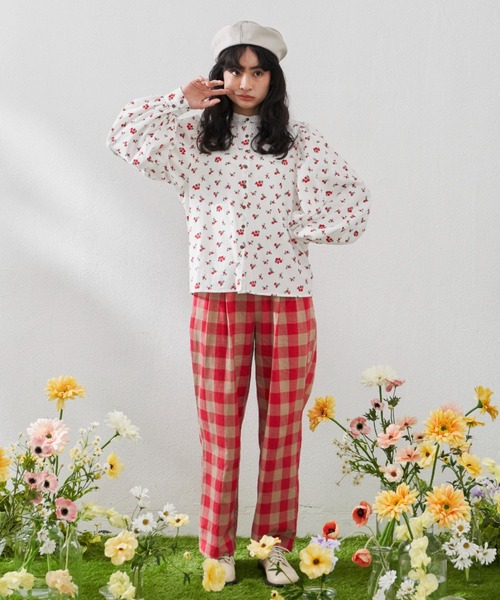 MERLOT（メルロー）の「フラワーパフスリブラウス（シャツ/ブラウス・レディース・ブルー/ピンク/ホワイト・FREE）」の17枚目の写真