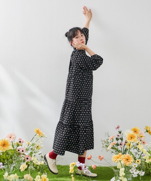 メルロー カラフルワンピース MERLOT（メルロー）の「カラフルドットティアードワンピース