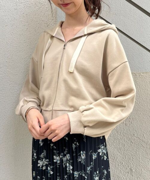 MAJESTIC LEGON（マジェスティックレゴン）の「フローラルカラーパーカー（パーカー・レディース・グレー/ブルー/ライトグリーン/アイボリー/ラベンダー/ピンクベージュ/ブラック・MEDIUM）」の16枚目の写真