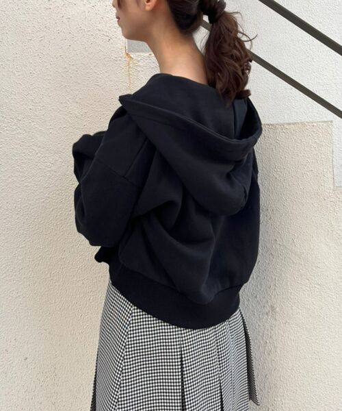 MAJESTIC LEGON（マジェスティックレゴン）の「フローラルカラーパーカー（パーカー・レディース・グレー/ブルー/ライトグリーン/アイボリー/ラベンダー/ピンクベージュ/ブラック・MEDIUM）」の17枚目の写真