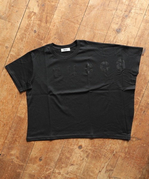 zucca ズッカ アシンメトリー カットソー Tシャツ ZUCCa（ズッカ）の「アシメロゴT/Tシャツ（Tシャツ/カットソー）」 - WEAR