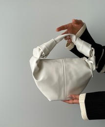 LE MORE | マシュマロソフトミニバッグ(ハンドバッグ)