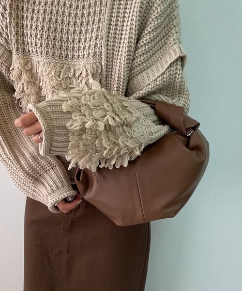 LE MORE(リモア)の「マシュマロソフトミニバッグ(ハンドバッグ・レディース・ホワイト/ブラウン/ベージュ/ブラック・FREE)」の7枚目の写真