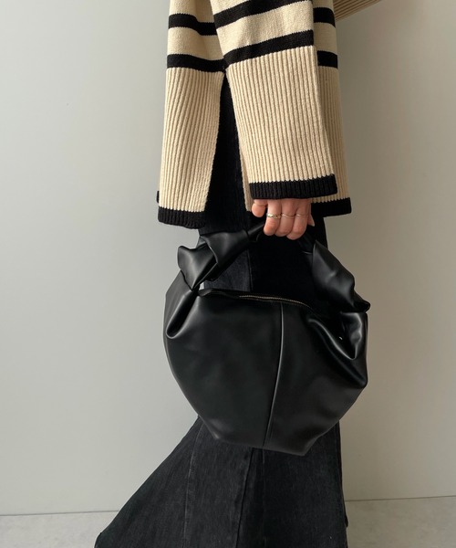 LE MORE(リモア)の「マシュマロソフトミニバッグ(ハンドバッグ・レディース・ホワイト/ブラウン/ベージュ/ブラック・FREE)」の9枚目の写真