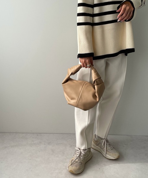 LE MORE(リモア)の「マシュマロソフトミニバッグ(ハンドバッグ・レディース・ホワイト/ブラウン/ベージュ/ブラック・FREE)」の10枚目の写真