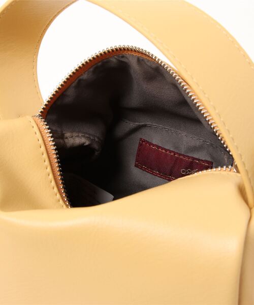 natural couture（ナチュラルクチュール）の「カラフルポーチ型バッグ（ショルダーバッグ・レディース・ブラック/ベージュ/イエロー/グリーン・FREE）」の16枚目の写真