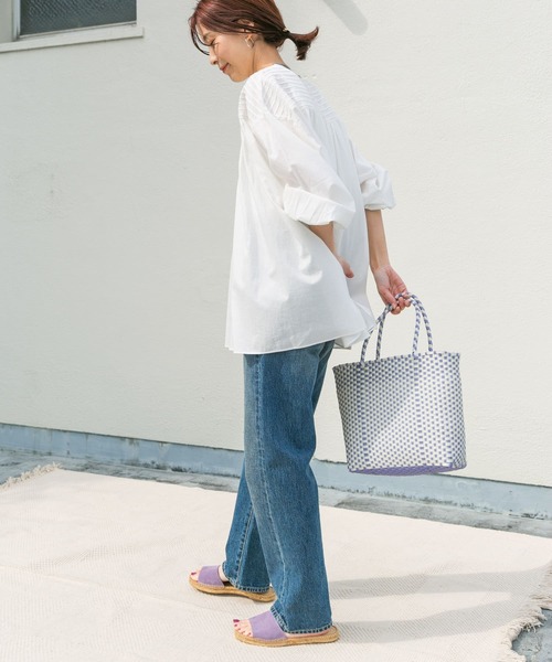 URBAN RESEARCH DOORS（アーバンリサーチドアーズ）の「コットンボイルピンタックブラウス（シャツ/ブラウス・レディース・ブラック/オフホワイト/ブルー・1）」の15枚目の写真