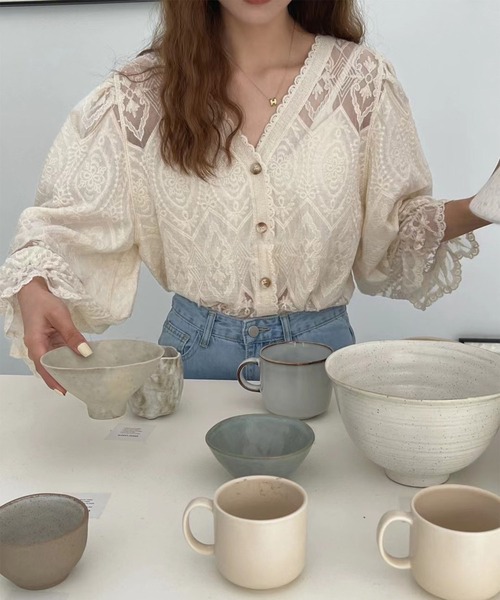me+em select（ミームセレクト）の「ボリュームスリーブ刺繍レースカーディガン（カーディガン/ボレロ・レディース・ホワイト/ベージュ・FREE）」の10枚目の写真