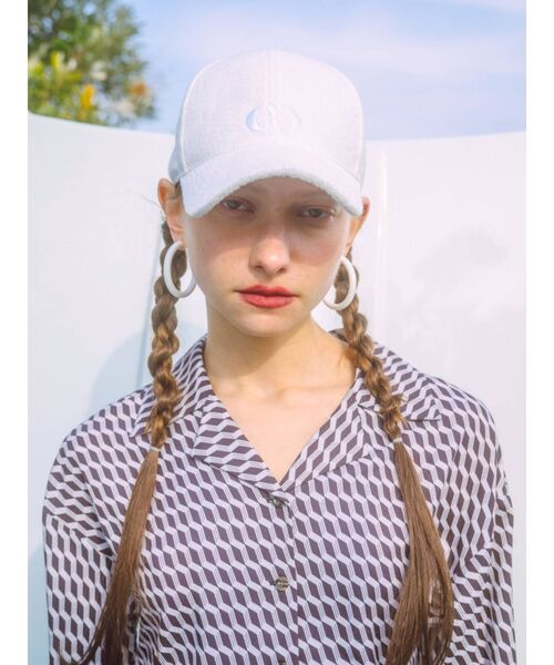 EMODA（エモダ）の「ミニマルロゴキャップ（キャップ・レディース・ホワイト/ブラック・FREE）」の3枚目の写真