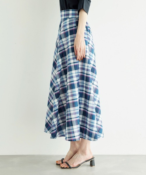 ROPE' PICNIC（ロペピクニック）の「【WEB限定カラー:ネイビー】着丈が選べるマドラスチェックスカート（スカート・レディース・ブラック/ネイビー/イエロー/グリーン・38/T38）」の17枚目の写真