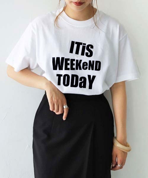 HER CLOSET（ハークローゼット）の「【shemoshelly】5.6オンスWeekendロゴTシャツ　新色追加（Tシャツ/カットソー・レディース・ホワイト/チャコールグレー/ブラック/ピンク/ネイビー/ホワイト系その他/ホワイト系その他2/ホワイト系その他3・S/M/L）」の5枚目の写真