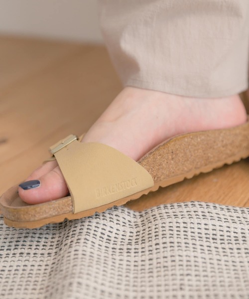 ITEMS URBANRESEARCH（アイテムズ アーバンリサーチ）の「BIRKENSTOCK　MADRID Narrow Fit（その他シューズ・レディース・グリーン系その他/ベージュ系その他・38/37/36）」の9枚目の写真