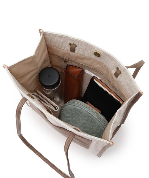 SHOO・LA・RUE（シューラルー）の「◆ストライプキャンバスポケットトート（トートバッグ・レディース・ブラック/ダークブラウン/サックスブルー・00）」の19枚目の写真