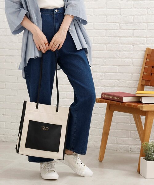 SHOO・LA・RUE（シューラルー）の「◆ストライプキャンバスポケットトート（トートバッグ・レディース・ブラック/ダークブラウン/サックスブルー・00）」の7枚目の写真