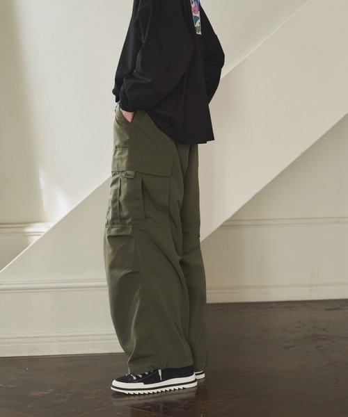 ADAMASTE（アダマスト）の「ルーズワイドミリタリーカーゴパンツ（カーゴパンツ・メンズ・ブラック/カーキ・SMALL/MEDIUM/LARGE）」の3枚目の写真