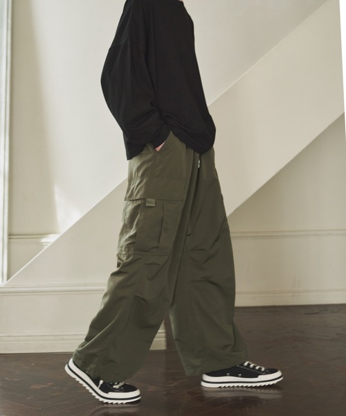 ADAMASTE（アダマスト）の「ルーズワイドミリタリーカーゴパンツ（カーゴパンツ・メンズ・ブラック/カーキ・SMALL/MEDIUM/LARGE）」の4枚目の写真