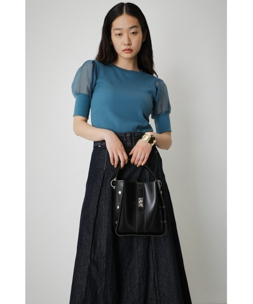 AZUL by moussy(アズールバイマウジー)の「STUDS SQUARE BAG/スタッズスクエアバッグ(ショルダーバッグ・レディース・ブラック/ダークグリーン・FREE)」の12枚目の写真