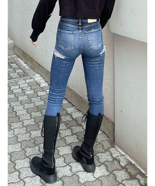 GYDA（ジェイダ）の「ハイウエスト ダブルBACKRIPPED デニムスキニーパンツ（デニムパンツ・レディース・ブルー/インディゴブルー・X-SMALL/SMALL/MEDIUM）」の2枚目の写真