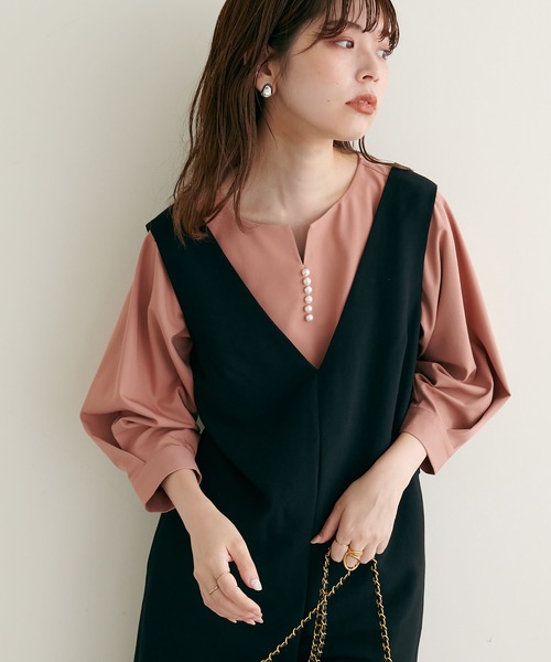 natural couture（ナチュラルクチュール）の「2022AWアイテム/セットアップ可/パール付きスキッパーブラウス（シャツ/ブラウス・レディース・サックスブルー/ネイビー/ベージュ/オレンジ/ピンク/ミント・FREE）」の15枚目の写真