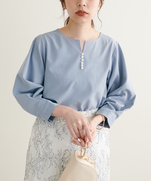 natural couture（ナチュラルクチュール）の「2022AWアイテム/セットアップ可/パール付きスキッパーブラウス（シャツ/ブラウス・レディース・サックスブルー/ネイビー/ベージュ/オレンジ/ピンク/ミント・FREE）」の19枚目の写真