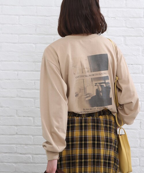 SHOO・LA・RUE(シューラルー)の「◆【シンプルで着回しが効く!】アソートプリントロンT(Tシャツ/カットソー・レディース・ホワイト系その他4/ホワイト系その他5/ベージュ系その他2/ベージュ系その他4/ブラック系3/オリーブ系・02/03)」の4枚目の写真