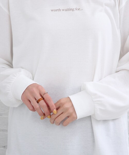 SHOO・LA・RUE(シューラルー)の「◆【シンプルで着回しが効く!】アソートプリントロンT(Tシャツ/カットソー・レディース・ホワイト系その他4/ホワイト系その他5/ベージュ系その他2/ベージュ系その他4/ブラック系3/オリーブ系・02/03)」の7枚目の写真