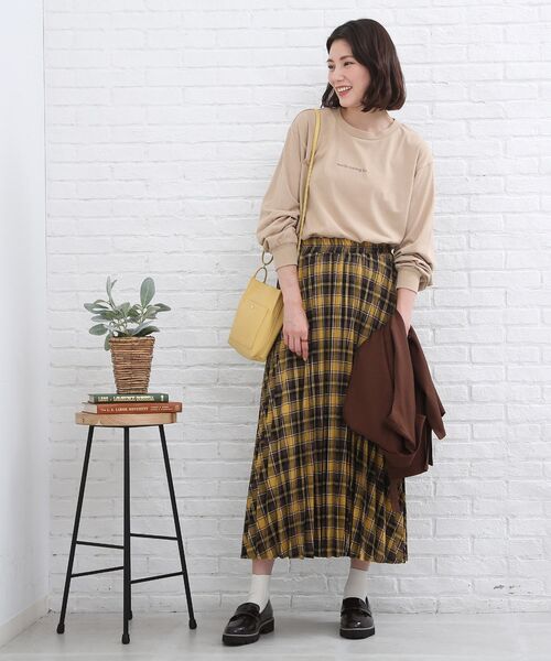 SHOO・LA・RUE(シューラルー)の「◆【シンプルで着回しが効く!】アソートプリントロンT(Tシャツ/カットソー・レディース・ホワイト系その他4/ホワイト系その他5/ベージュ系その他2/ベージュ系その他4/ブラック系3/オリーブ系・02/03)」の21枚目の写真