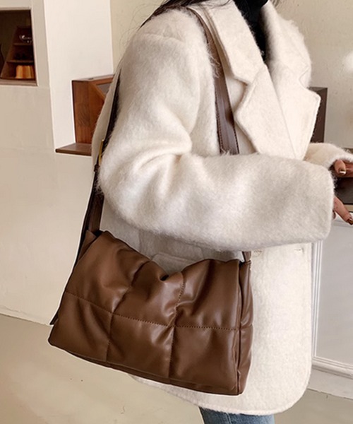 ARULE（アルール）の「『ARULE/アルール』キルティングショルダーバッグ【Y】【CN】（ショルダーバッグ・レディース・グリーン/ブラック/ブラウン・FREE）」の2枚目の写真