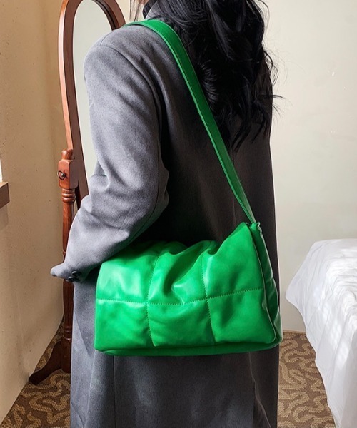 ARULE（アルール）の「『ARULE/アルール』キルティングショルダーバッグ【Y】【CN】（ショルダーバッグ・レディース・グリーン/ブラック/ブラウン・FREE）」の8枚目の写真