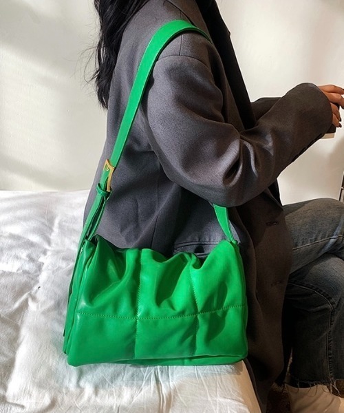 ARULE（アルール）の「『ARULE/アルール』キルティングショルダーバッグ【Y】【CN】（ショルダーバッグ・レディース・グリーン/ブラック/ブラウン・FREE）」の19枚目の写真