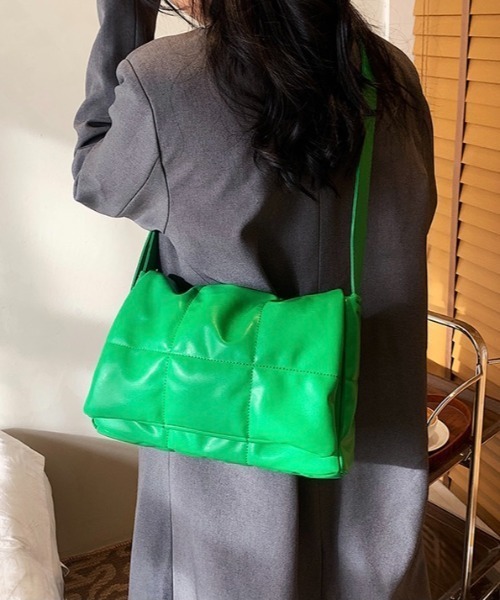 ARULE（アルール）の「『ARULE/アルール』キルティングショルダーバッグ【Y】【CN】（ショルダーバッグ・レディース・グリーン/ブラック/ブラウン・FREE）」の9枚目の写真