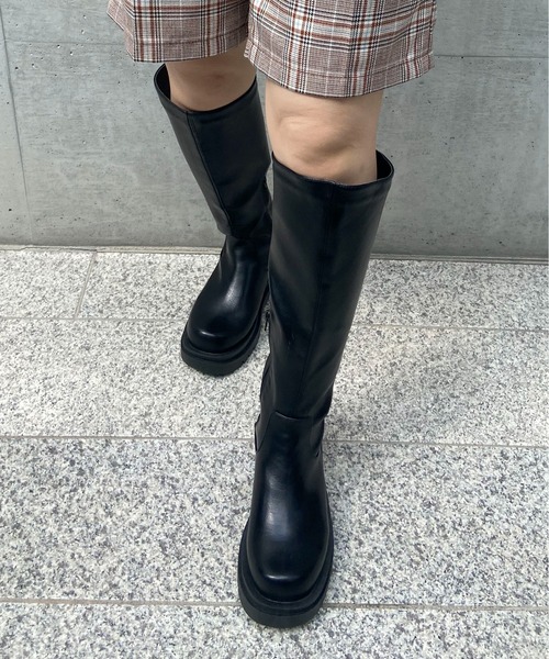 EPIMI E'PIMMY（エピミエピミー）の「ボリュームソールロングブーツ（ブーツ・レディース・ブラック/ダークブラウン・MEDIUM/LARGE）」の2枚目の写真