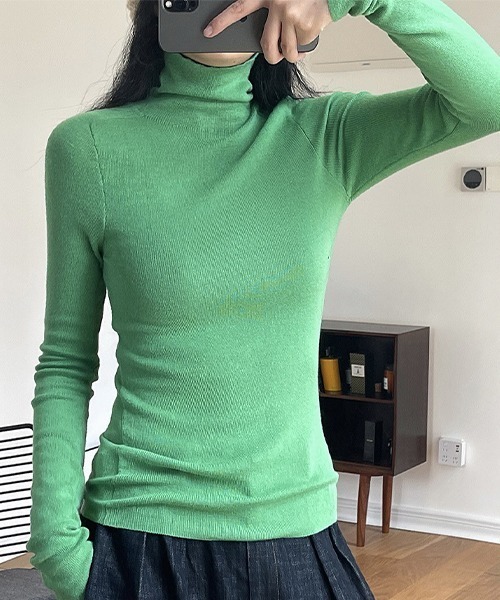 chuclla(チュクラ)の「スリットデザイン ウール ベーシックタートル chw22a110(Tシャツ/カットソー・レディース・ブラウン/グリーン/グレー/ブラック・FREE)」の11枚目の写真
