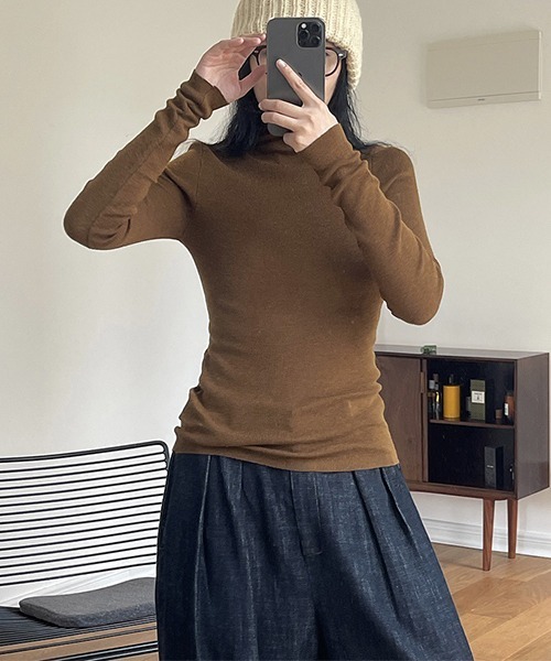 chuclla(チュクラ)の「スリットデザイン ウール ベーシックタートル chw22a110(Tシャツ/カットソー・レディース・ブラウン/グリーン/グレー/ブラック・FREE)」の16枚目の写真