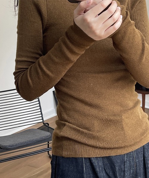 chuclla(チュクラ)の「スリットデザイン ウール ベーシックタートル chw22a110(Tシャツ/カットソー・レディース・ブラウン/グリーン/グレー/ブラック・FREE)」の19枚目の写真