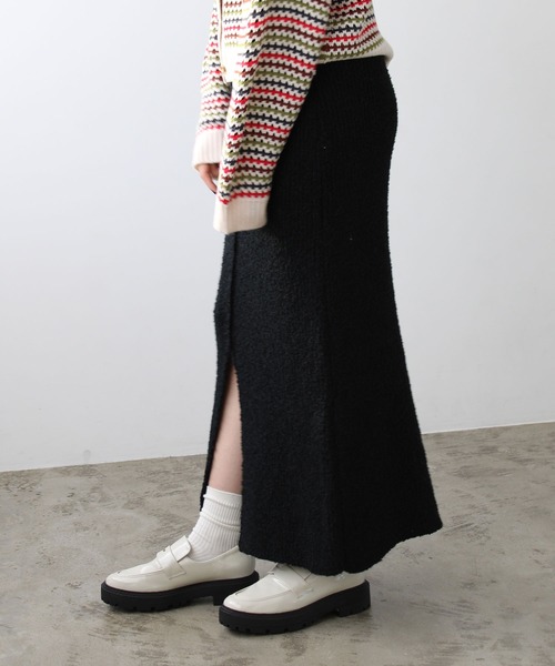 GeeRA(ジーラ)の「ブークレ素材ニットタイトスカート(スカート・レディース・オレンジ/ブルー/ブラック・LARGE/MEDIUM/SMALL)」の5枚目の写真