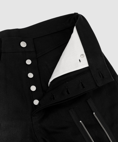 TAKAHIROMIYASHITATheSoloIst.（タカヒロミヤシタザソロイスト）の「bondage jean.（デニムパンツ・メンズ・ブラック・46/48）」の4枚目の写真