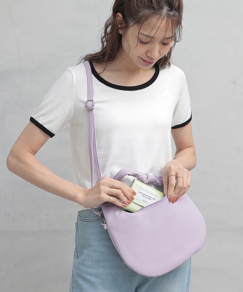 ALTROSE（アルトローズ）の「【WEARISTA　haruさん紹介】2WAYショルダーバッグ [ミア]（ショルダーバッグ・レディース・パープル/アイボリー/ブラック・FREE）」の14枚目の写真