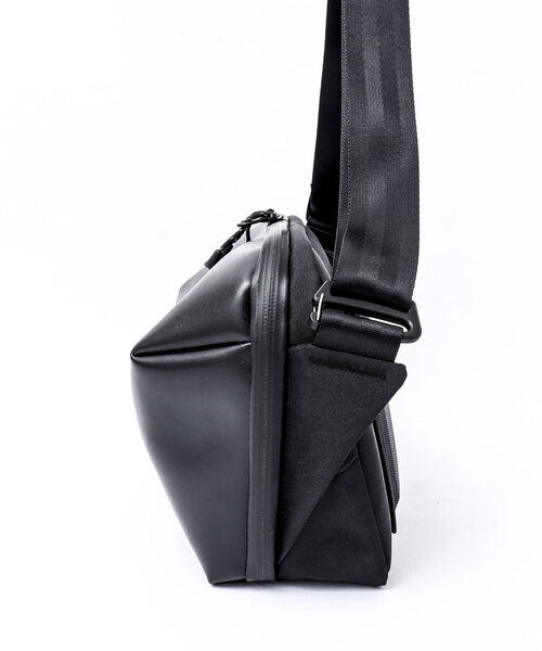 beruf baggage（ベルーフバゲッジ）の「【beruf baggage/ベルーフ バゲッジ】別注URBAN EX-NLS6 スリングパック（ボディバッグ/ウエストポーチ・メンズ・ブラック・FREE）」の20枚目の写真