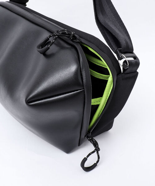 beruf baggage（ベルーフバゲッジ）の「【beruf baggage/ベルーフ バゲッジ】別注URBAN EX-NLS6 スリングパック（ボディバッグ/ウエストポーチ・メンズ・ブラック・FREE）」の9枚目の写真