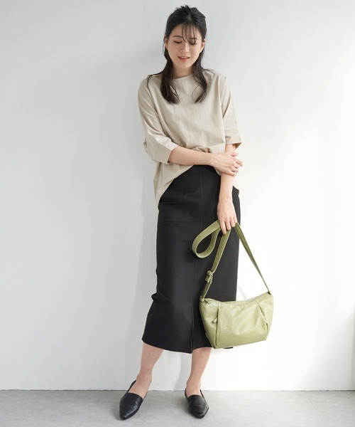 ikka（イッカ）の「PUハーフムーンミニショルダーバッグ（ショルダーバッグ・レディース・オフホワイト/グリーン/オレンジ/ブラック/ダークグリーン/グレー/イエロー/グリーン系その他・FREE）」の11枚目の写真