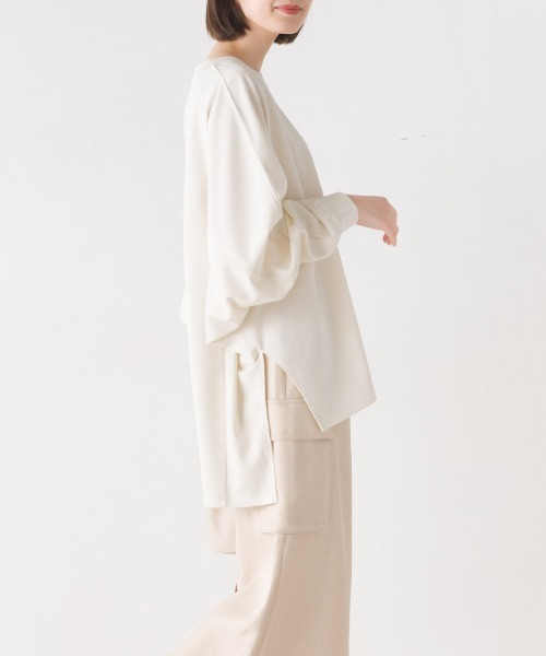 OMNES（オムネス）の「梨地ドルマンスリーブプルオーバー長袖（その他トップス・レディース・ベージュ/アイボリー/ブラック/ブルー・FREE）」の8枚目の写真