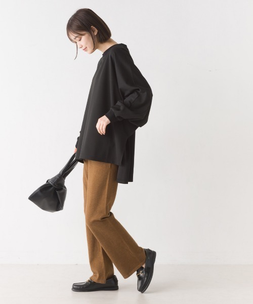 OMNES（オムネス）の「梨地ドルマンスリーブプルオーバー長袖（その他トップス・レディース・ベージュ/アイボリー/ブラック/ブルー・FREE）」の6枚目の写真