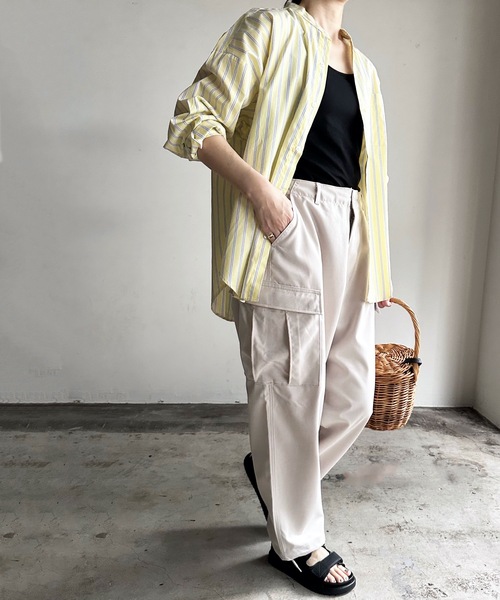 COMMON WARE（コモンウェアー）の「COMMONWARE:ビッグサイズバンドカラーシャツL/S（シャツ/ブラウス・レディース・グリーン系/サックスブルー系/ブラック×ホワイト/グリーン/ホワイト/イエロー/ラベンダー/ブラック/サックスブルー/ホワイト×ブルー/グレイッシュベージュ・L/XL/M）」の12枚目の写真