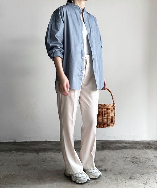 COMMON WARE（コモンウェアー）の「COMMONWARE:ビッグサイズバンドカラーシャツL/S（シャツ/ブラウス・レディース・グリーン系/サックスブルー系/ブラック×ホワイト/グリーン/ホワイト/イエロー/ラベンダー/ブラック/サックスブルー/ホワイト×ブルー/グレイッシュベージュ・L/XL/M）」の18枚目の写真