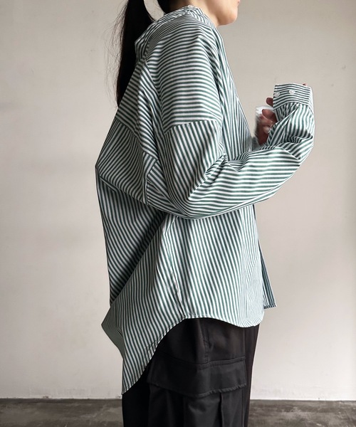 COMMON WARE（コモンウェアー）の「COMMONWARE:ビッグサイズバンドカラーシャツL/S（シャツ/ブラウス・レディース・グリーン系/サックスブルー系/ブラック×ホワイト/グリーン/ホワイト/イエロー/ラベンダー/ブラック/サックスブルー/ホワイト×ブルー/グレイッシュベージュ・L/XL/M）」の22枚目の写真