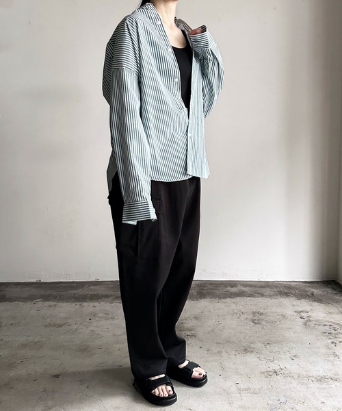 COMMON WARE（コモンウェアー）の「COMMONWARE:ビッグサイズバンドカラーシャツL/S（シャツ/ブラウス・レディース・グリーン系/サックスブルー系/ブラック×ホワイト/グリーン/ホワイト/イエロー/ラベンダー/ブラック/サックスブルー/ホワイト×ブルー/グレイッシュベージュ・L/XL/M）」の20枚目の写真