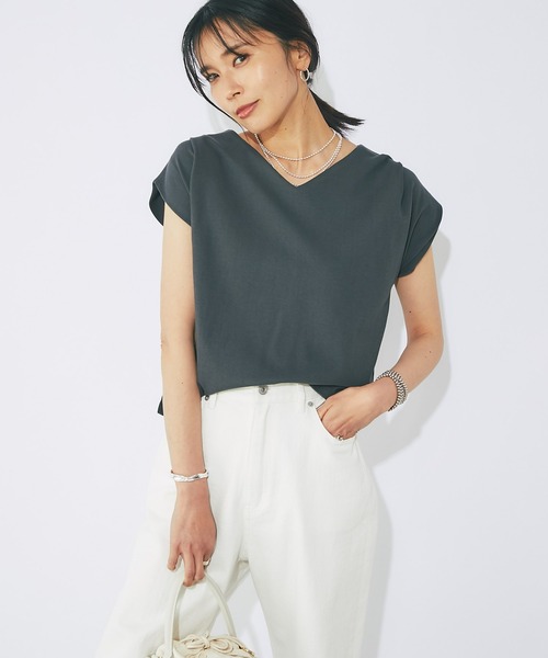 RIVE DROITE（リヴドロワ）の「Vネックタックフレンチカットソー（Tシャツ/カットソー・レディース・チャコールグレー/ミント/ライトベージュ/オフホワイト・FREE）」の3枚目の写真