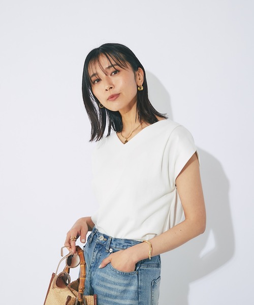 RIVE DROITE（リヴドロワ）の「Vネックタックフレンチカットソー（Tシャツ/カットソー・レディース・チャコールグレー/ミント/ライトベージュ/オフホワイト・FREE）」の12枚目の写真